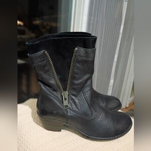 Born Black Leather Ankle Boots.very good Condition